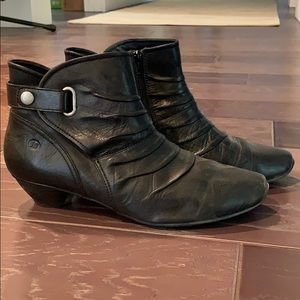 Joseph Seibel leather black bootie 49